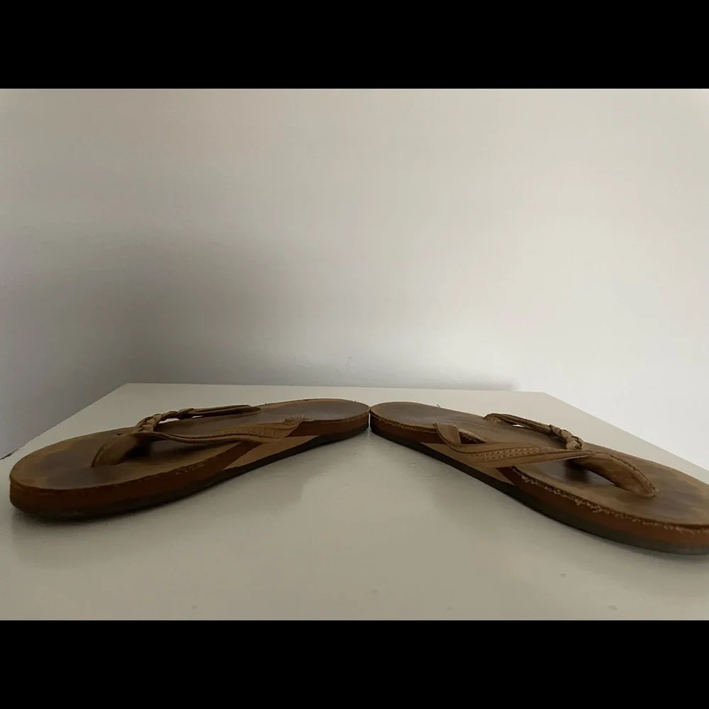 (SOLD!) 🤗 🌈 Rainbow 'Flirty' Braided Leather Flip Flop, size 7, hardly worn! - Picture 6 of 10